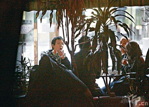 吳彥祖夜玩甩掉女友LisaS出錢出車哄好友(圖)